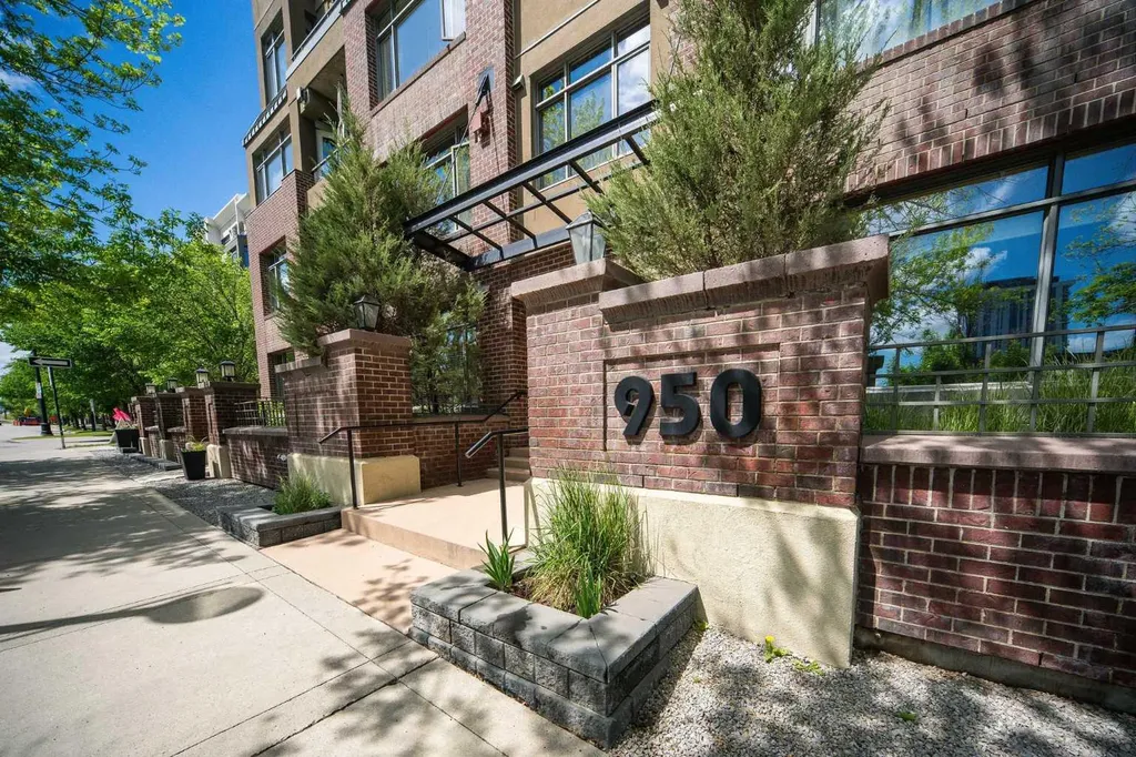 950 Centre Avenue NE Calgary AB T2E 0P3