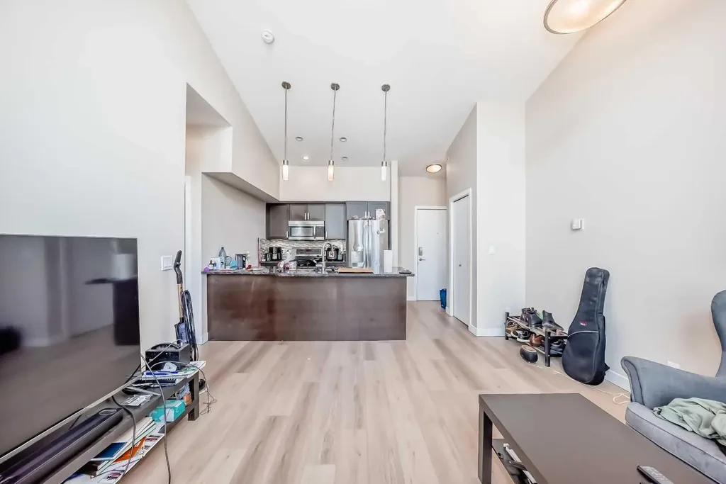 4303 1 Street NE Calgary AB T2E 7M3