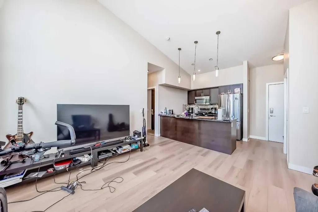 4303 1 Street NE Calgary AB T2E 7M3