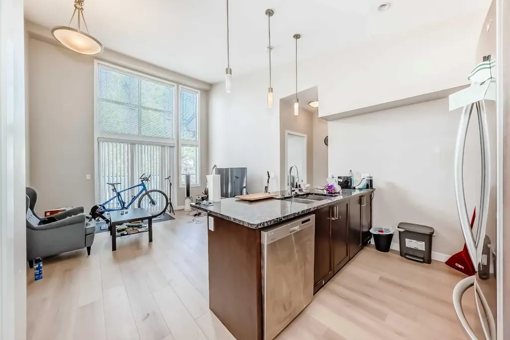 4303 1 Street NE Calgary AB T2E 7M3