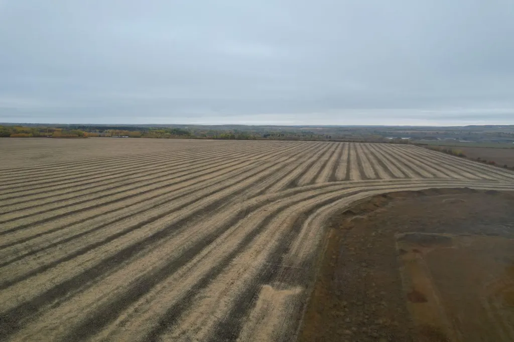 SW 28 71 10 W6 Twp 714 Beaverlodge AB T0H3C0