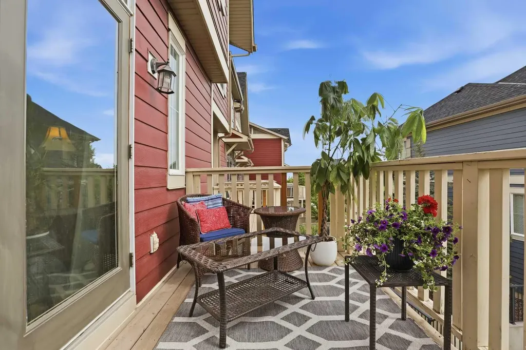 20 Kinlea Common NW Calgary AB T2R 0S2