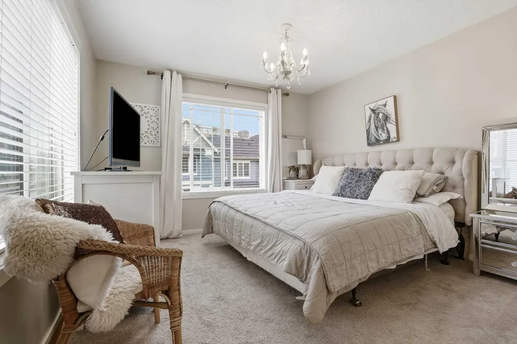 20 Kinlea Common NW Calgary AB T2R 0S2