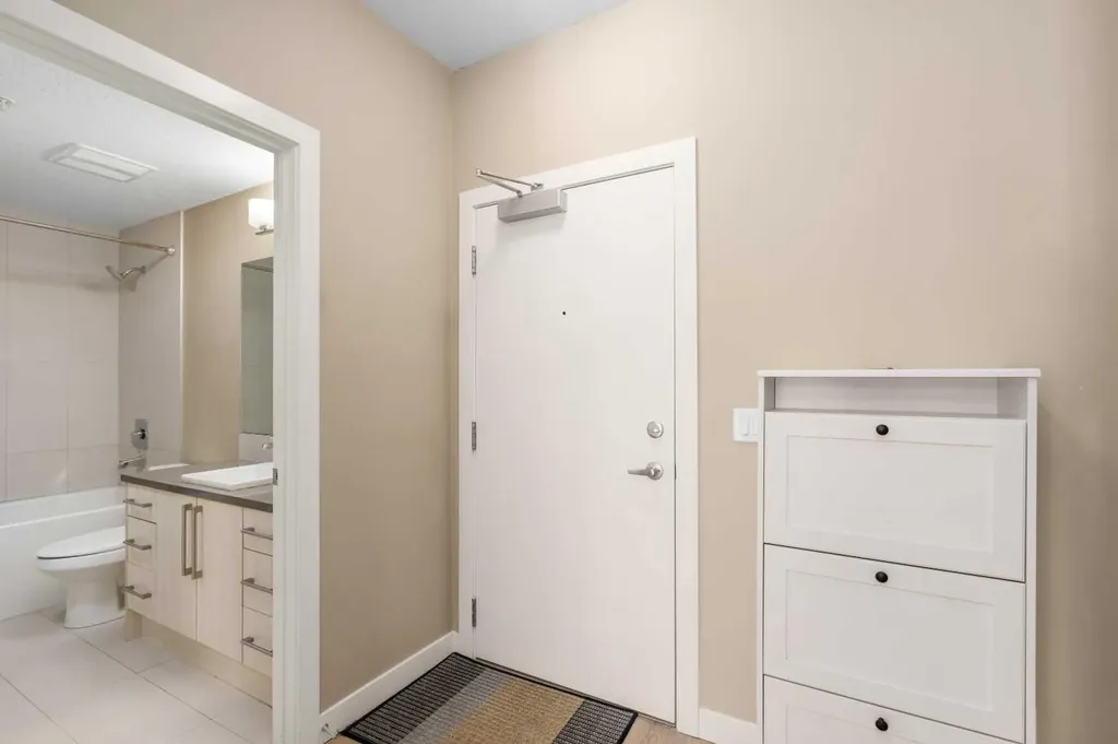 93 34 Avenue SW Calgary AB T2S 3H4