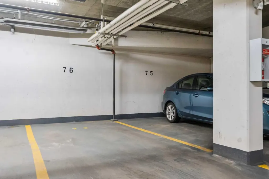 93 34 Avenue SW Calgary AB T2S 3H4