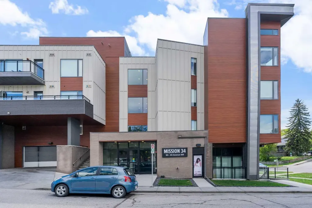 93 34 Avenue SW Calgary AB T2S 3H4