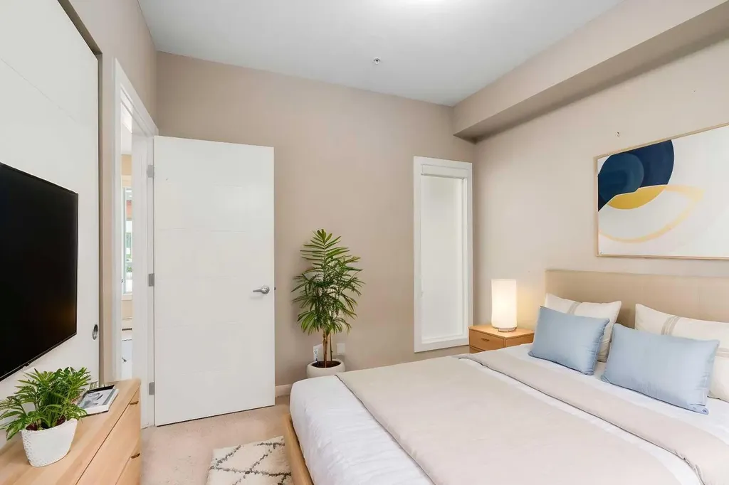 93 34 Avenue SW Calgary AB T2S 3H4