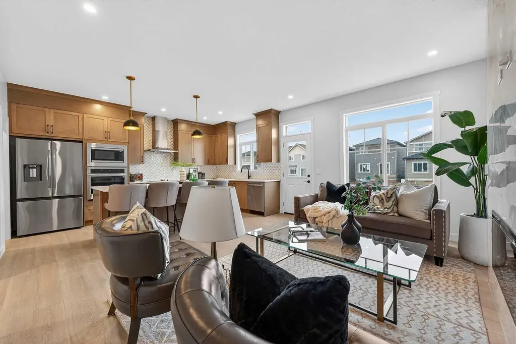 27 Homestead Gardens NE Calgary AB T3J 5T8
