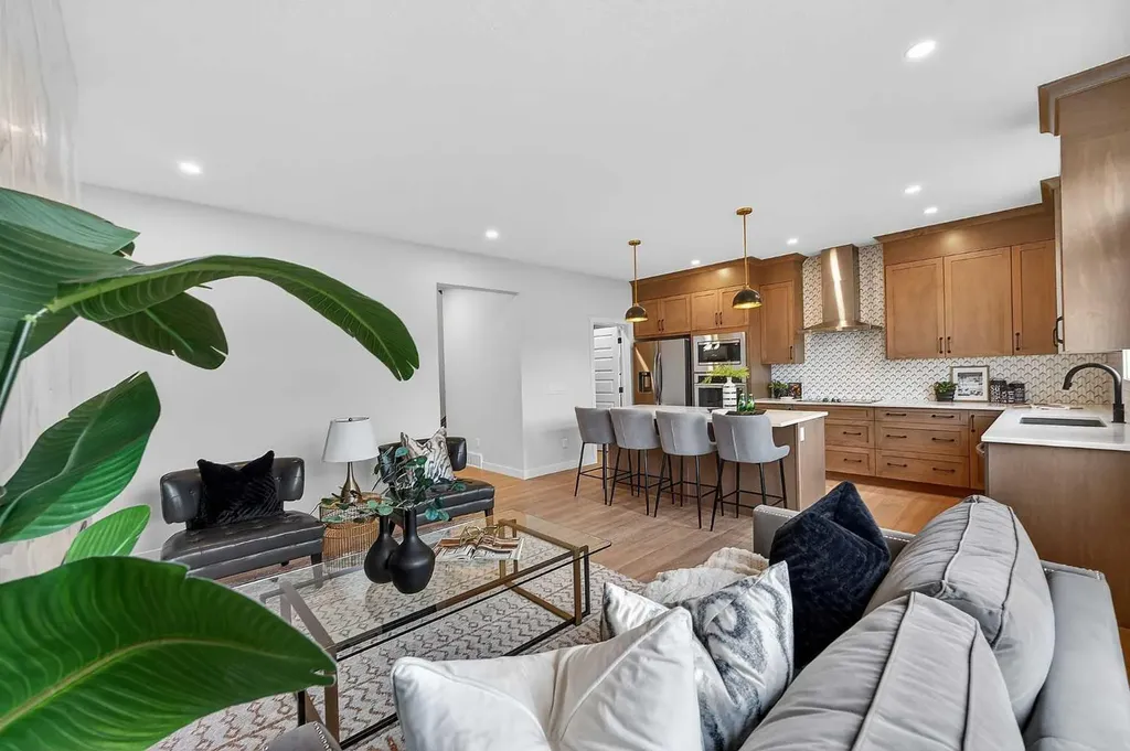27 Homestead Gardens NE Calgary AB T3J 5T8