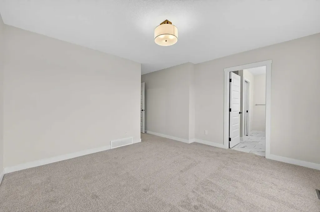 27 Homestead Gardens NE Calgary AB T3J 5T8