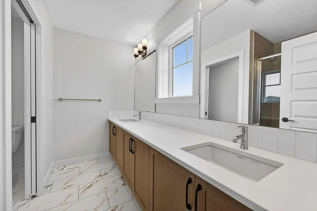 27 Homestead Gardens NE Calgary AB T3J 5T8