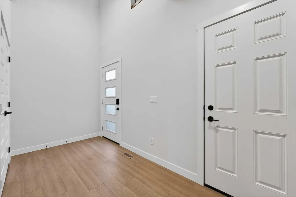 27 Homestead Gardens NE Calgary AB T3J 5T8