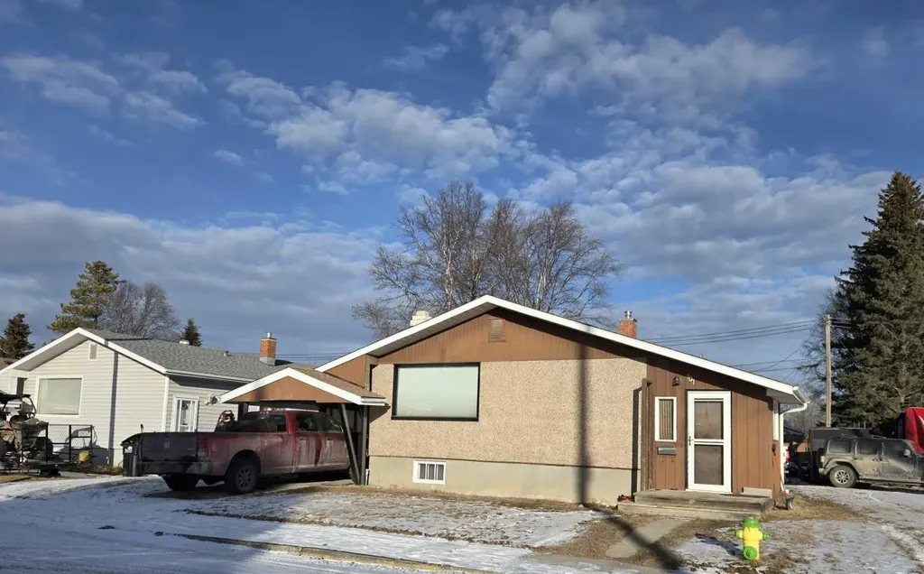 101 Simpson Street Hinton AB T7V1C2