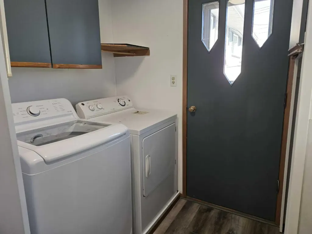 101 Simpson Street Hinton AB T7V1C2