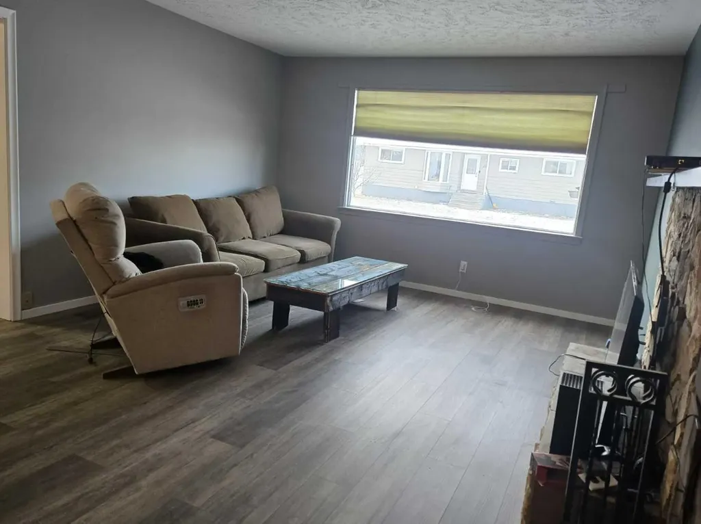 101 Simpson Street Hinton AB T7V1C2