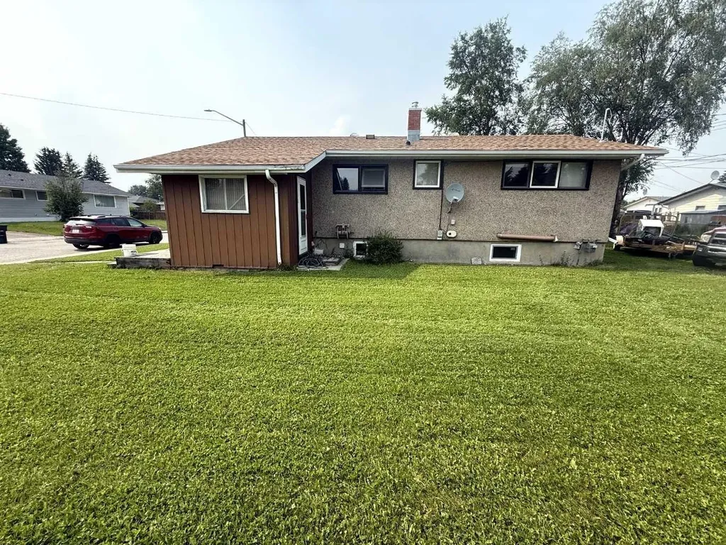 101 Simpson Street Hinton AB T7V1C2