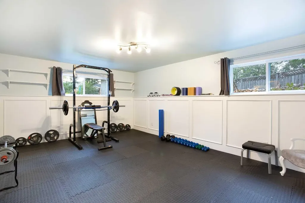 15 Southdale Bay SW Calgary AB T2W 1W1
