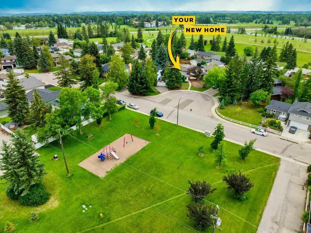15 Southdale Bay SW Calgary AB T2W 1W1