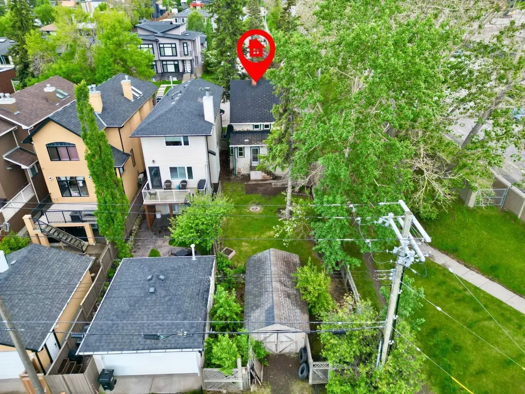2452 28 Avenue SW Calgary AB T2T 1K9