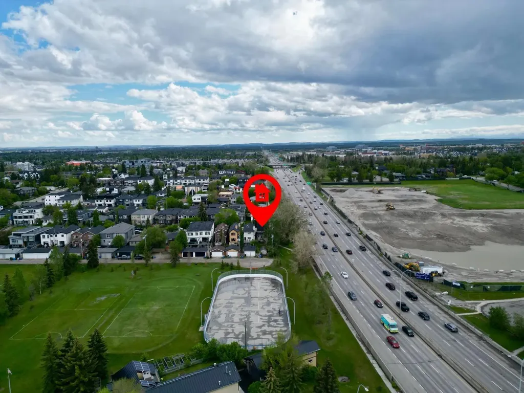 2452 28 Avenue SW Calgary AB T2T 1K9