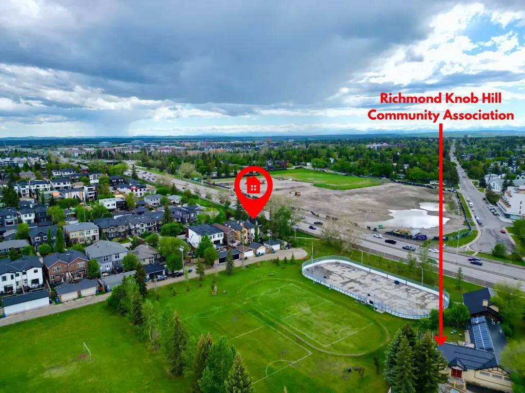 2452 28 Avenue SW Calgary AB T2T 1K9