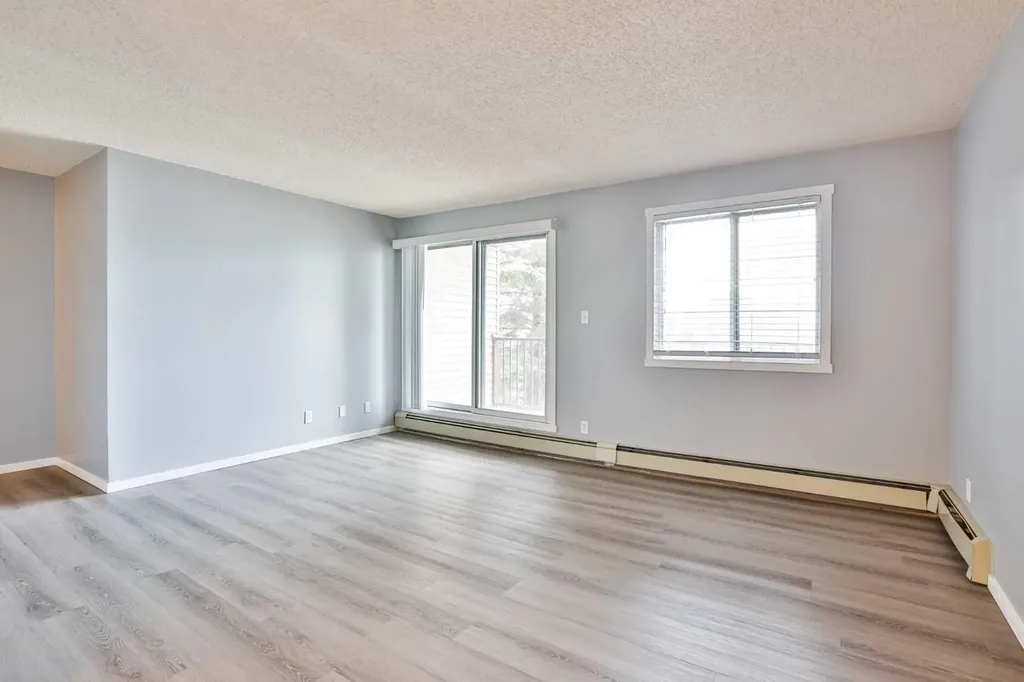 85 Foxbend Crescent N Lethbridge AB T1H5T4