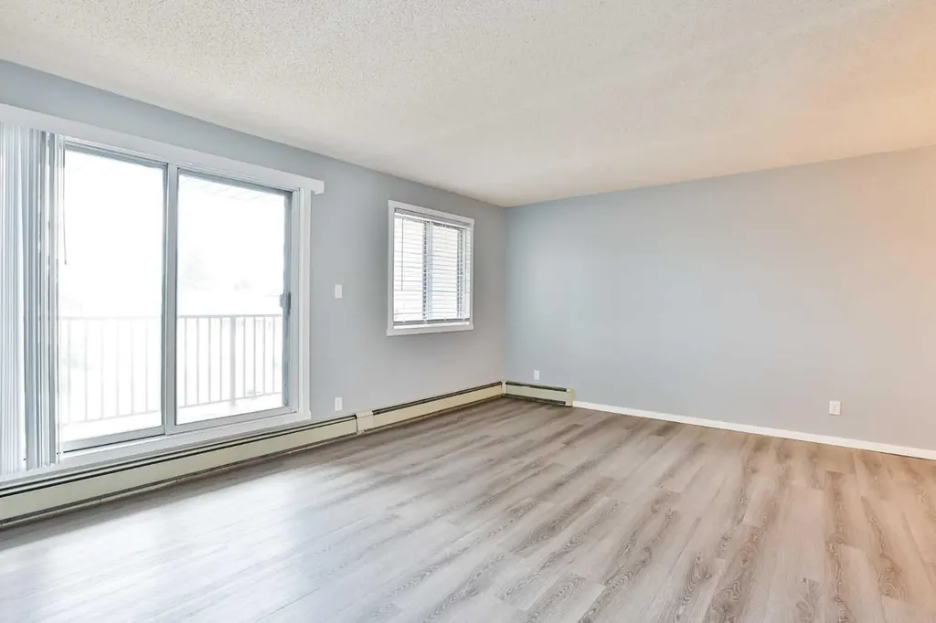 85 Foxbend Crescent N Lethbridge AB T1H5T4