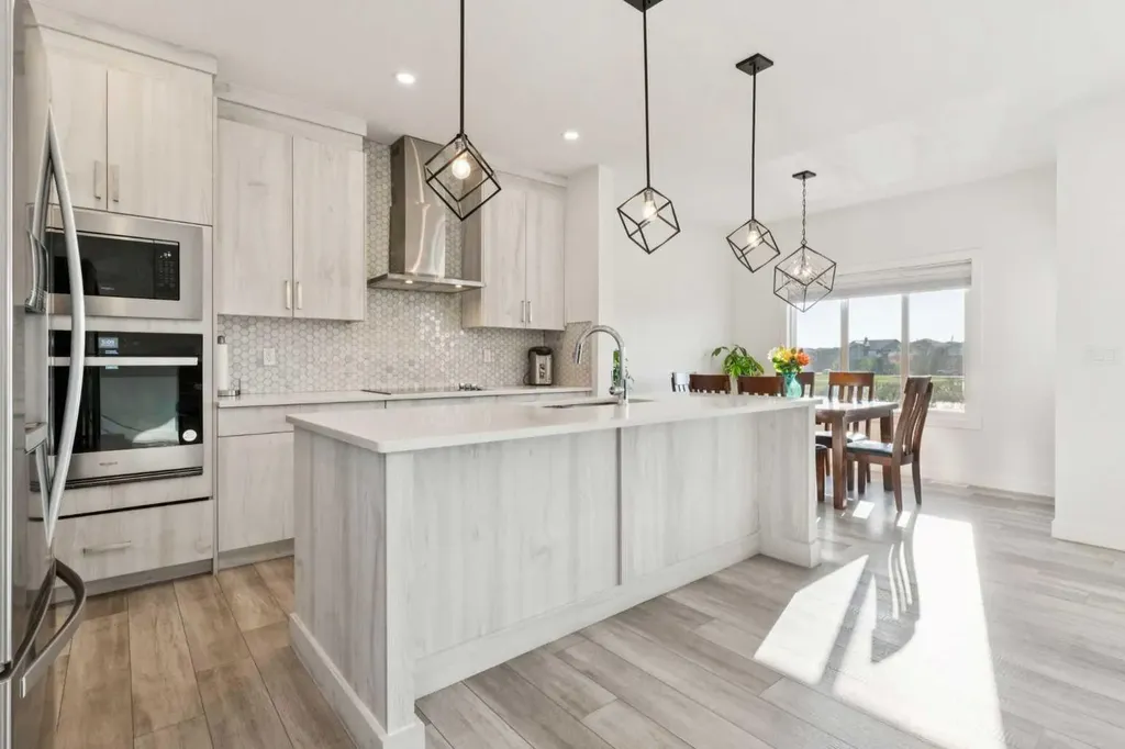 51 Midgrove Drive SW Airdrie AB T4B 5K7