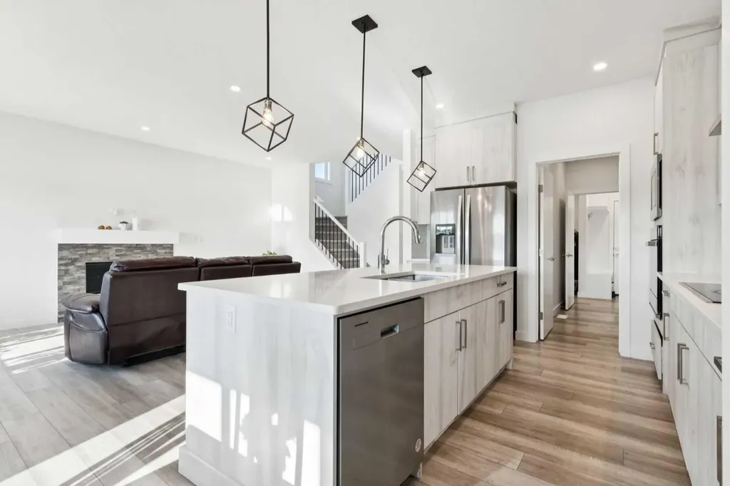 51 Midgrove Drive SW Airdrie AB T4B 5K7