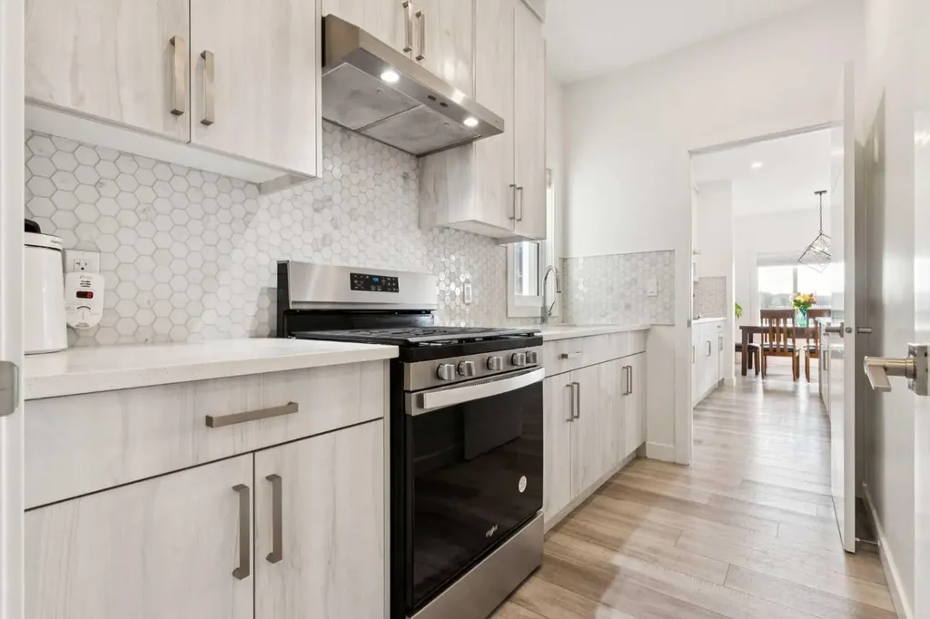 51 Midgrove Drive SW Airdrie AB T4B 5K7