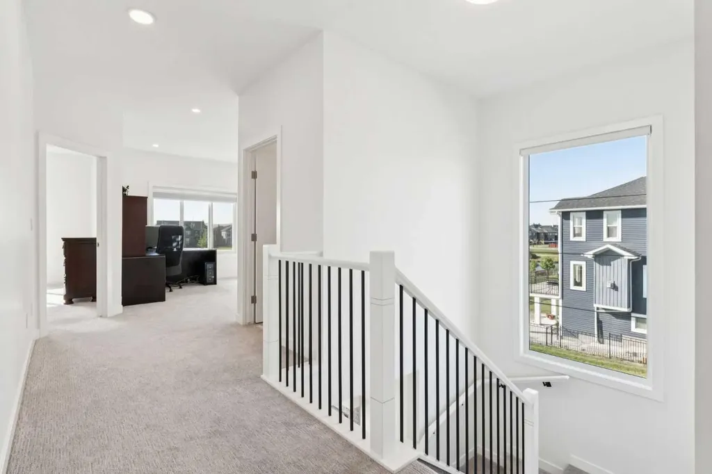 51 Midgrove Drive SW Airdrie AB T4B 5K7