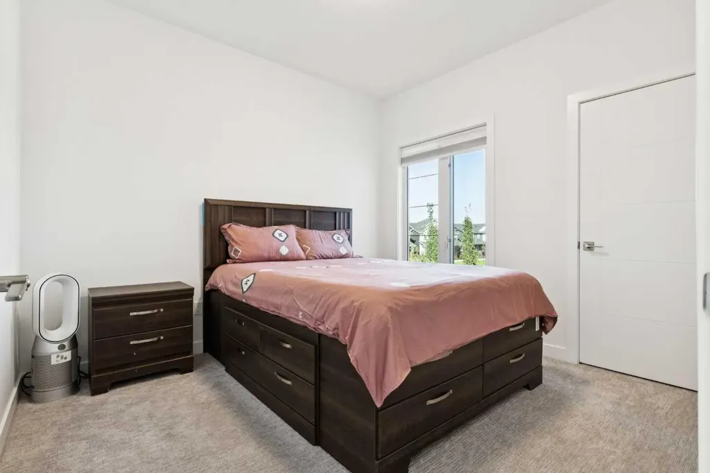 51 Midgrove Drive SW Airdrie AB T4B 5K7