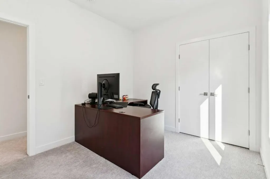 51 Midgrove Drive SW Airdrie AB T4B 5K7