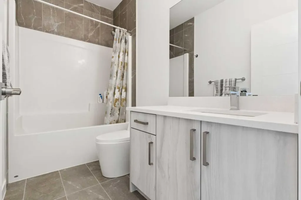 51 Midgrove Drive SW Airdrie AB T4B 5K7