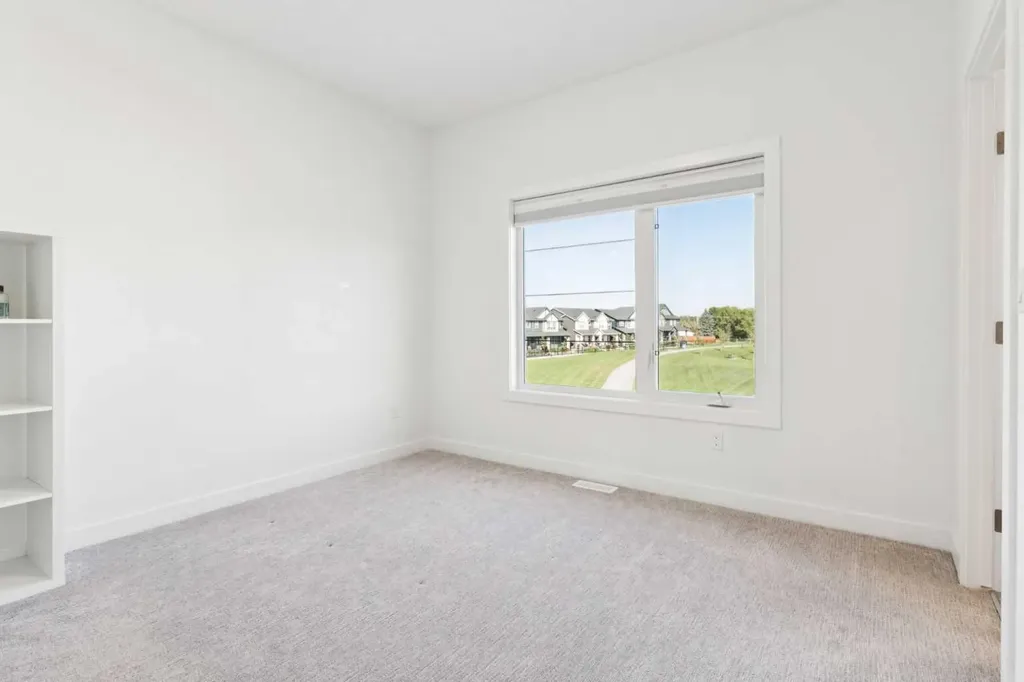 51 Midgrove Drive SW Airdrie AB T4B 5K7