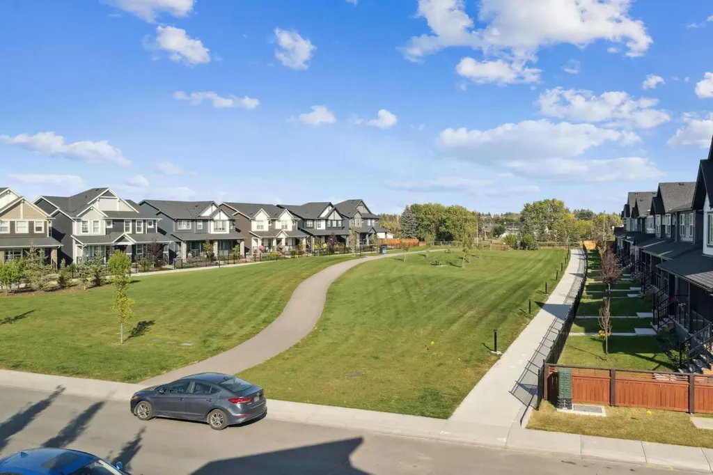 51 Midgrove Drive SW Airdrie AB T4B 5K7