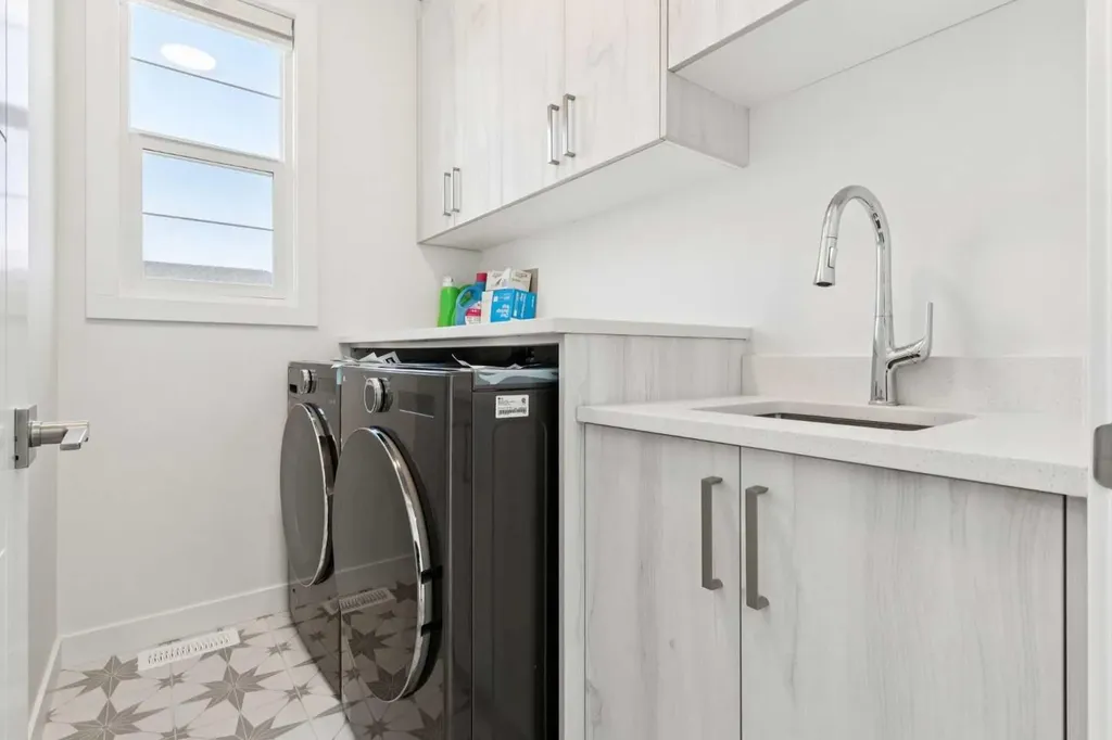 51 Midgrove Drive SW Airdrie AB T4B 5K7