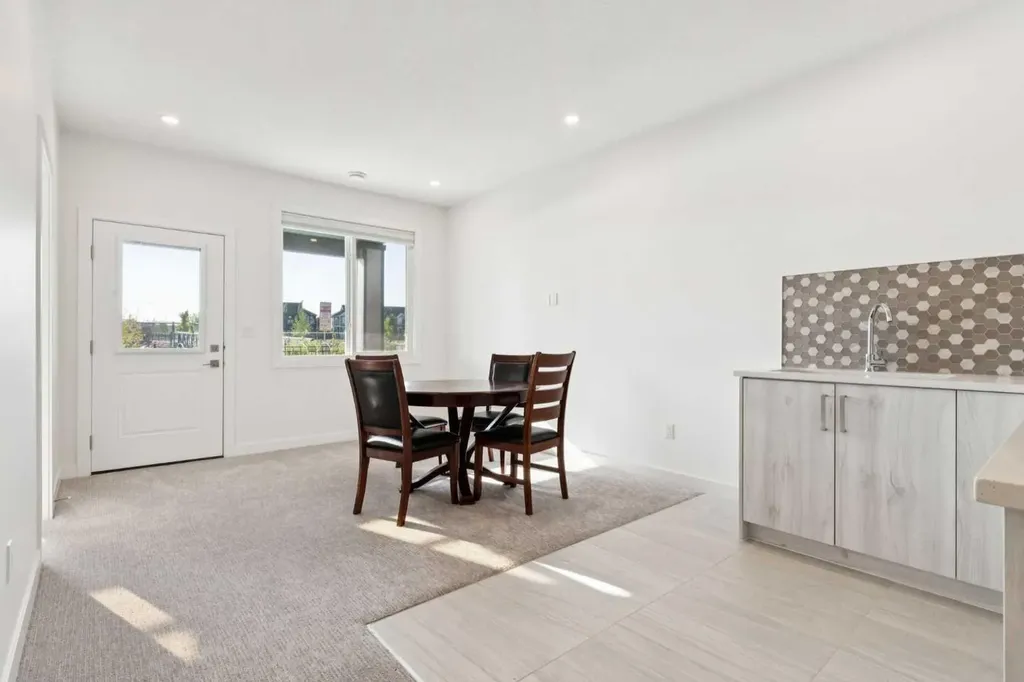 51 Midgrove Drive SW Airdrie AB T4B 5K7