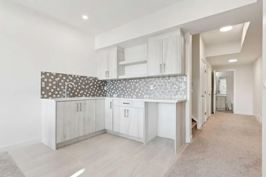 51 Midgrove Drive SW Airdrie AB T4B 5K7