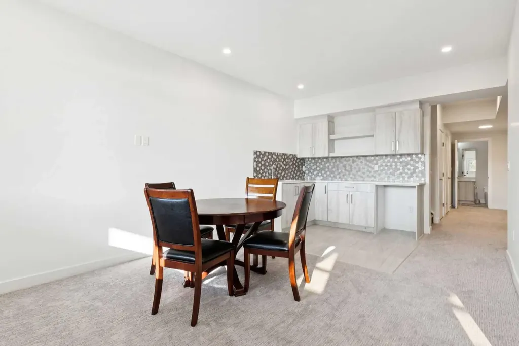 51 Midgrove Drive SW Airdrie AB T4B 5K7