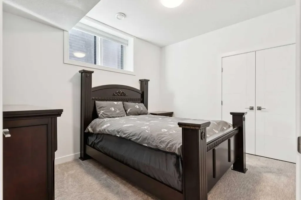 51 Midgrove Drive SW Airdrie AB T4B 5K7
