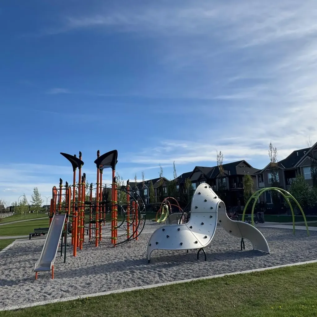 51 Midgrove Drive SW Airdrie AB T4B 5K7