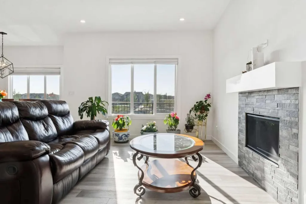 51 Midgrove Drive SW Airdrie AB T4B 5K7