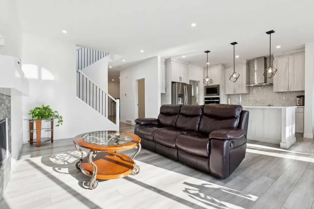 51 Midgrove Drive SW Airdrie AB T4B 5K7