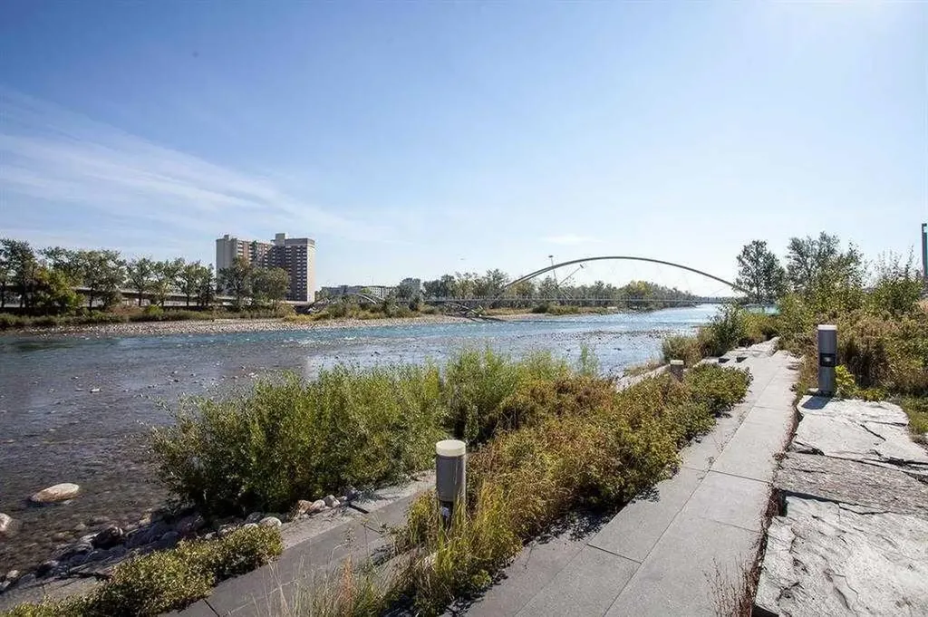 519 Riverfront Avenue SE Calgary AB T2G 1K6