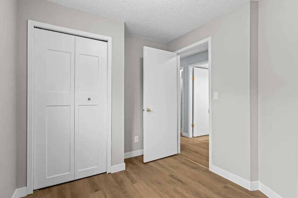 532 First Street Street E Cochrane AB T4C 1C5