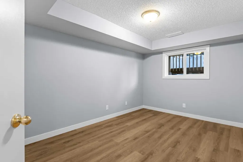 532 First Street Street E Cochrane AB T4C 1C5