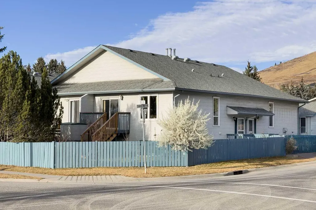 532 First Street Street E Cochrane AB T4C 1C5