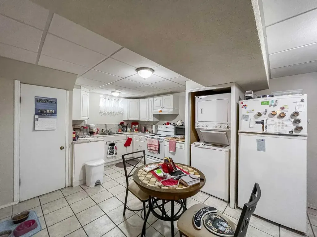 26 Moberly Crescent Fort Mcmurray AB T9H 1G9