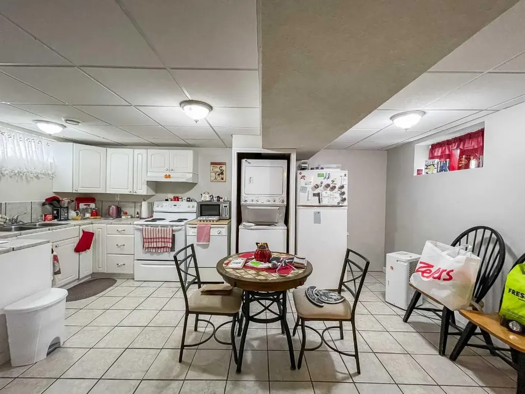 26 Moberly Crescent Fort Mcmurray AB T9H 1G9